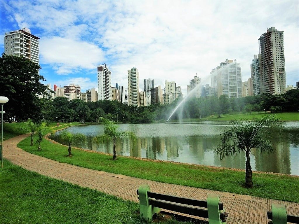 Parque Vaca Brava, referência próxima à localização da LocaCamera em Goiânia